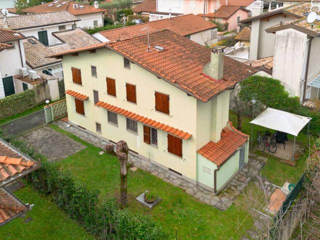 Villa in vendita a Forte dei Marmi LU