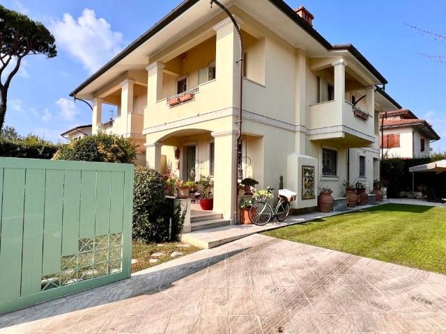 Villa in vendita a Forte dei Marmi LU