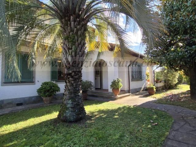 Villa in vendita a Forte dei Marmi LU