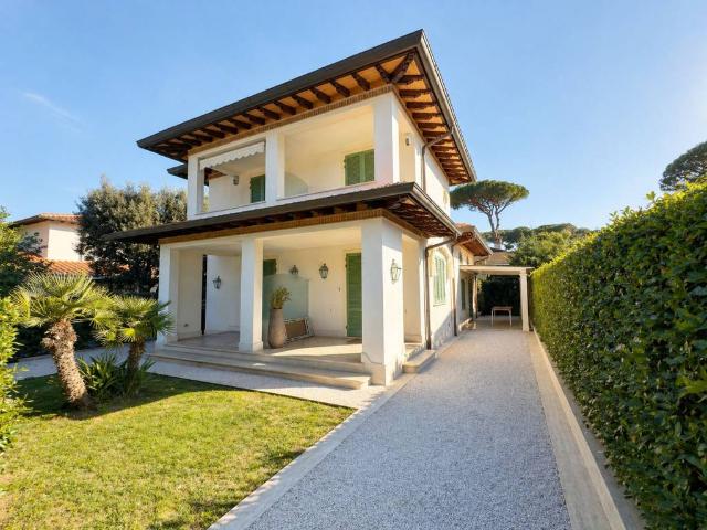 Villa in vendita a Forte dei Marmi LU