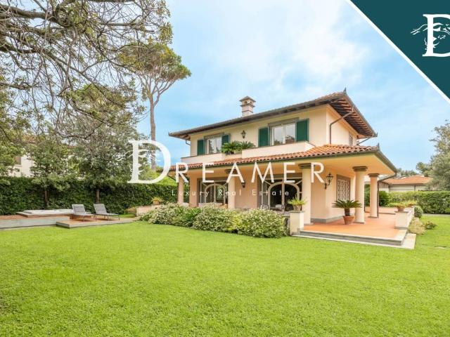 Villa in vendita a Forte dei Marmi LU