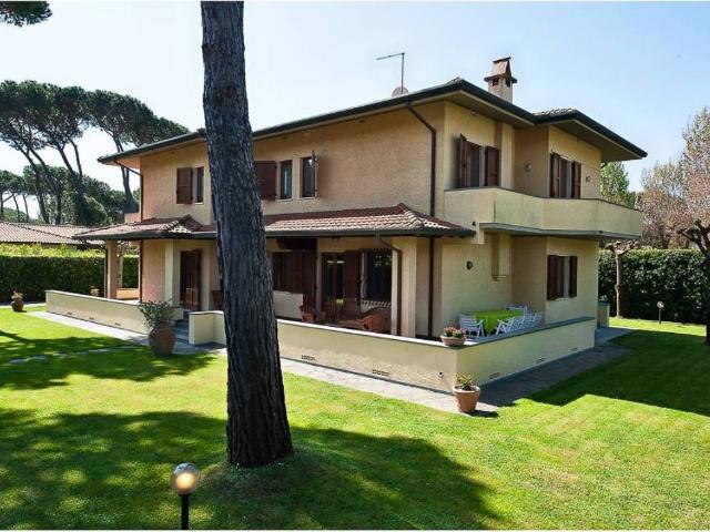 Villa in vendita a Forte dei Marmi LU