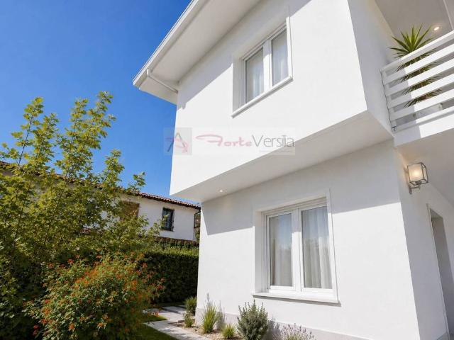 Villa in vendita a Forte dei Marmi LU