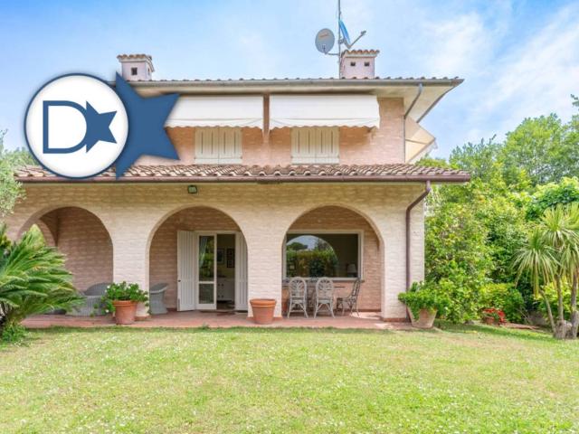Villa in vendita a Forte dei Marmi LU