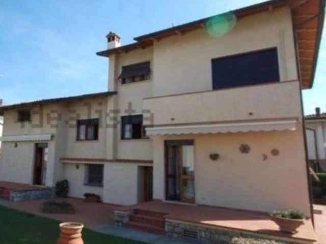 Villa in vendita a Forte dei Marmi LU