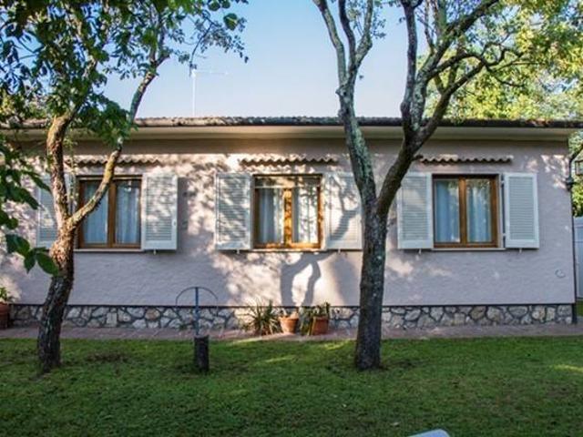 Villa in vendita a Forte dei Marmi LU