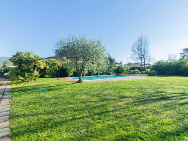 Villa in vendita a Forte dei Marmi LU