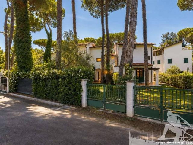 Villa in vendita a Forte dei Marmi LU
