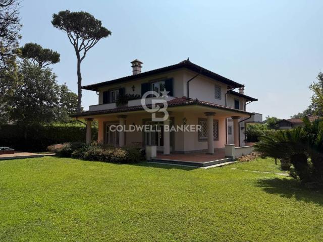 Villa in vendita a Forte dei Marmi LU