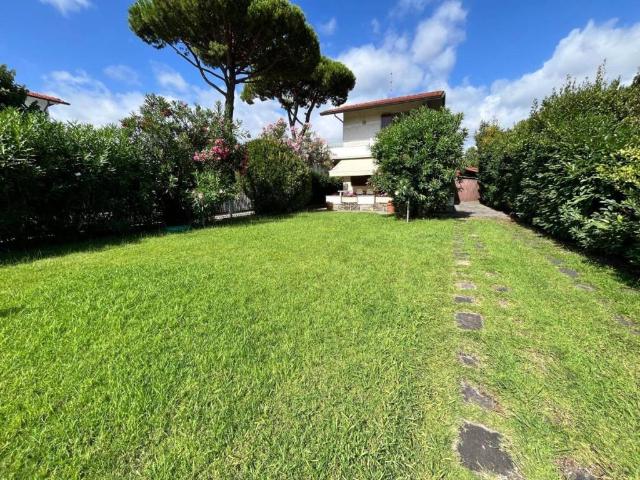Villa in vendita a Forte dei Marmi LU