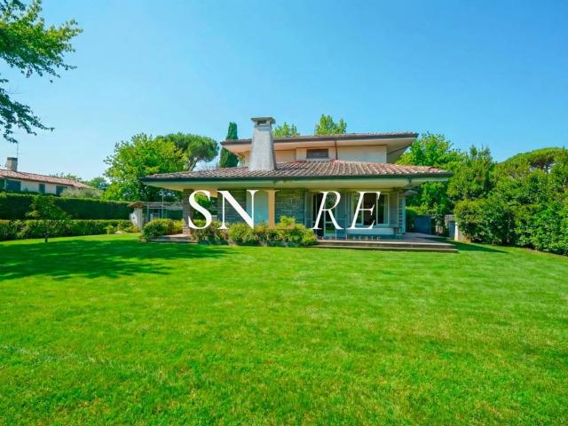 Villa in vendita a Forte dei Marmi LU
