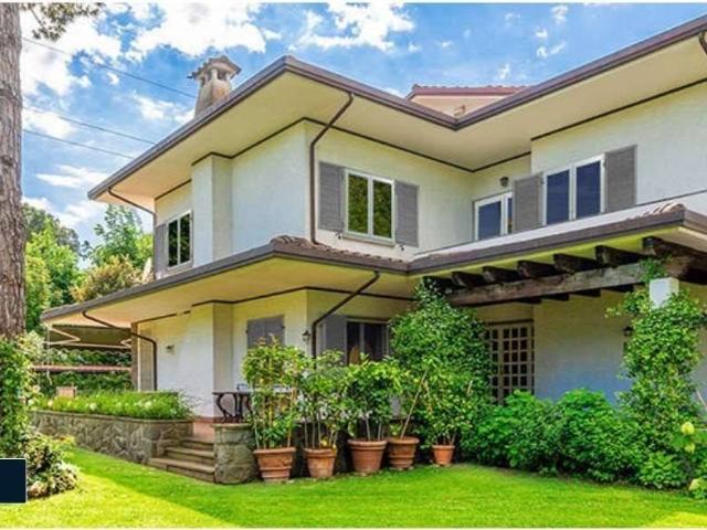 Villa in vendita a Forte dei Marmi LU