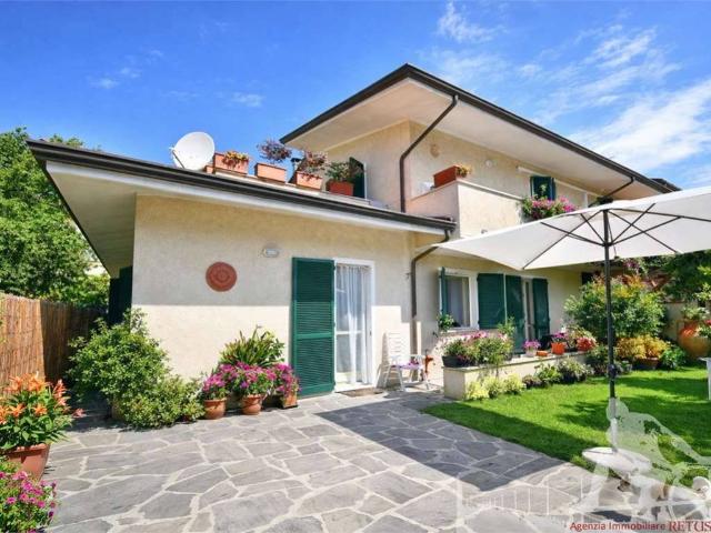 Villa in vendita a Forte dei Marmi LU