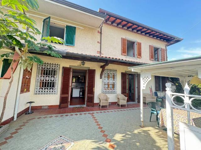 Villa in vendita a Forte dei Marmi LU