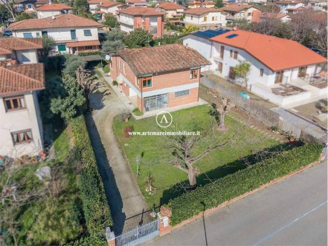 Villa in vendita a Forte dei Marmi LU
