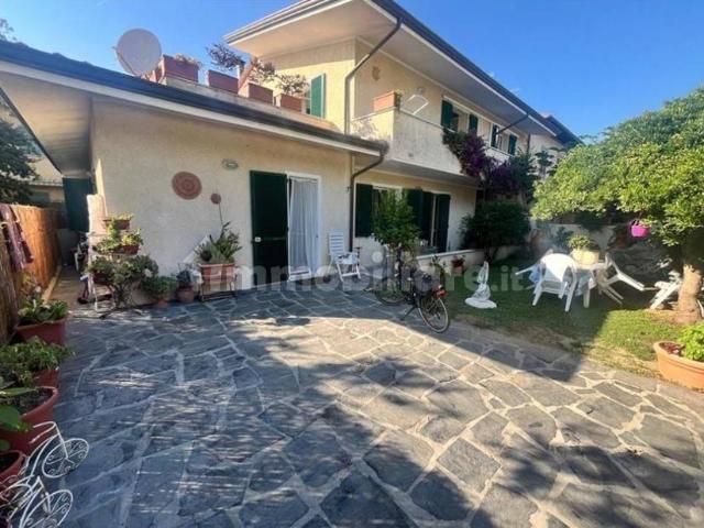 Villa in vendita a Forte dei Marmi LU