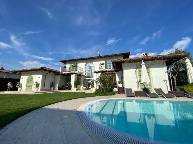 Villa in vendita a Forte dei Marmi LU