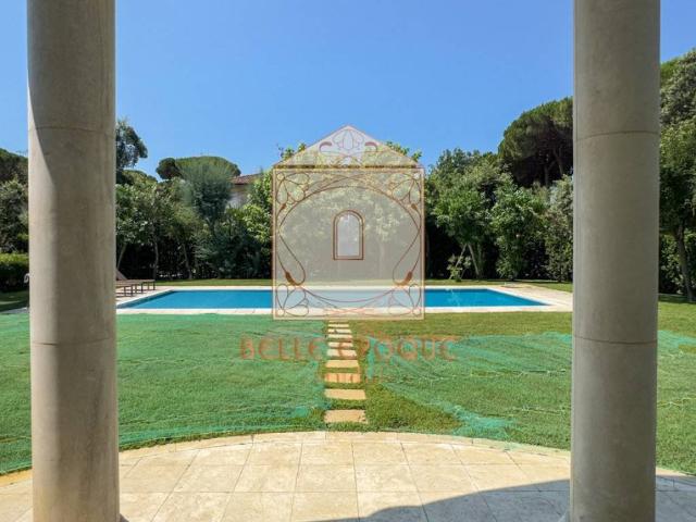 Villa in vendita a Forte dei Marmi LU