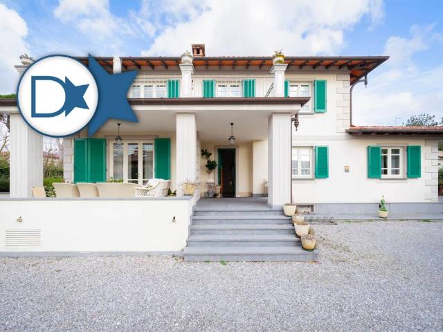 Villa in vendita a Forte dei Marmi LU