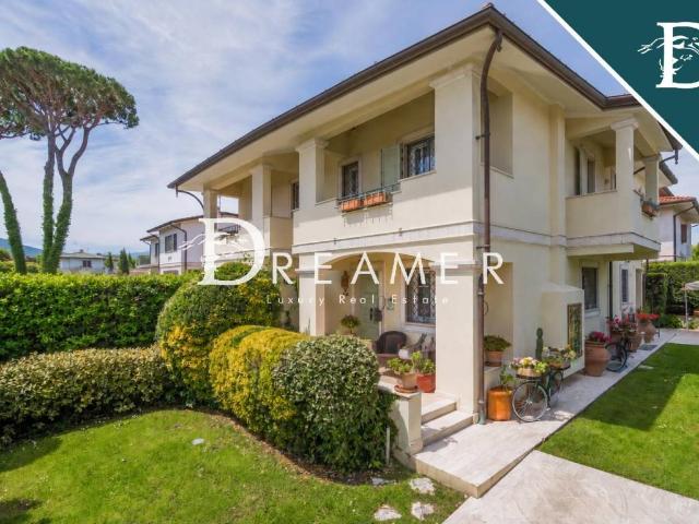 Villa in vendita a Forte dei Marmi LU