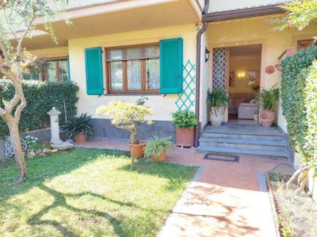 Villa in vendita a Forte dei Marmi LU
