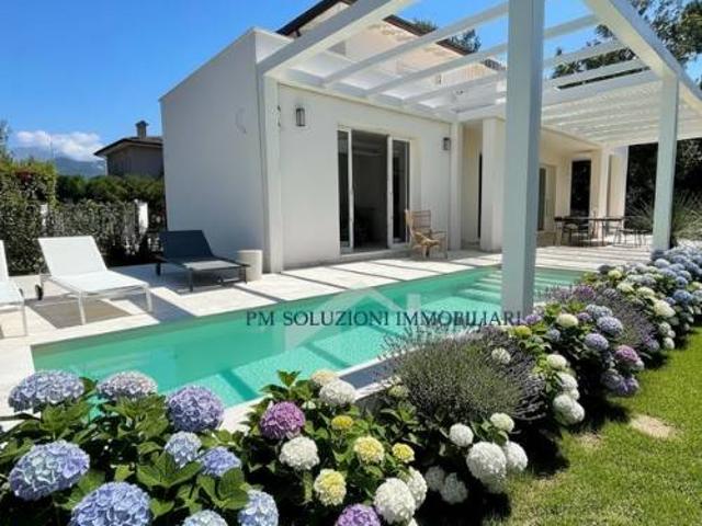 Villa in vendita a Forte dei Marmi LU