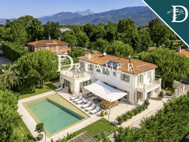 Villa in vendita a Forte dei Marmi LU
