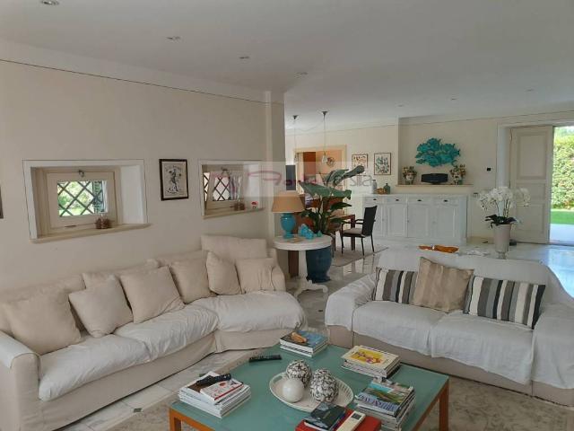 Villa in vendita a Forte dei Marmi LU