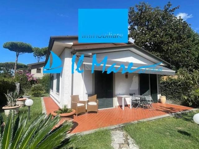Villa in vendita a Forte dei Marmi LU