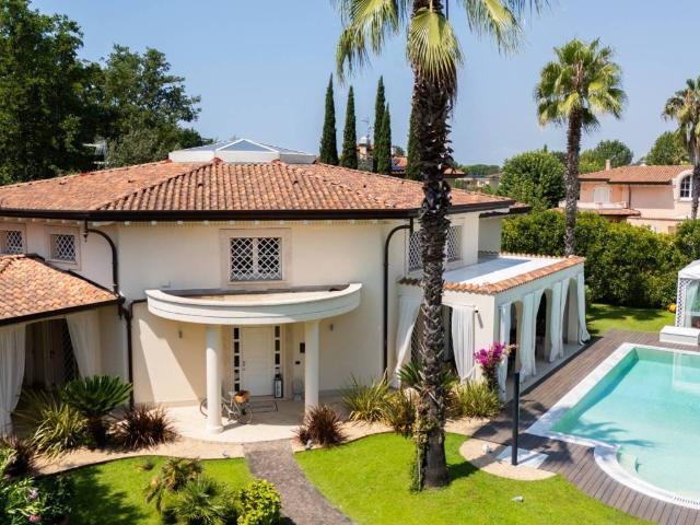 Villa in vendita a Forte dei Marmi LU