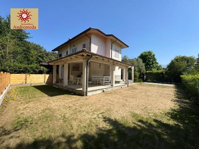 Villa in vendita a Forte dei Marmi LU