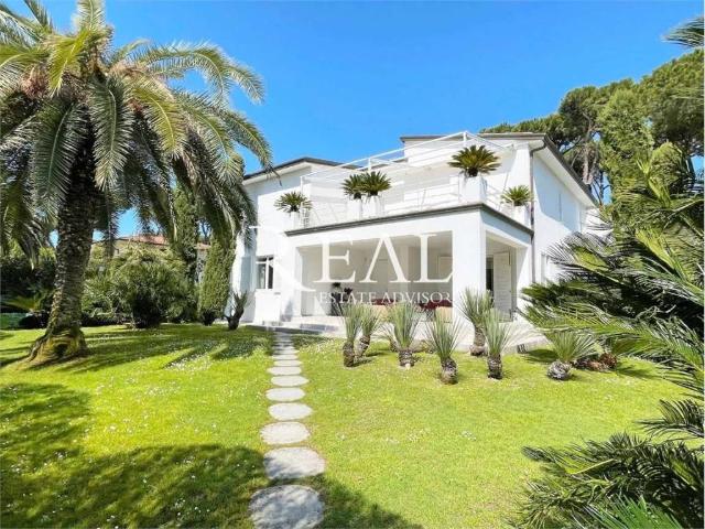 Villa in vendita a Forte dei Marmi LU