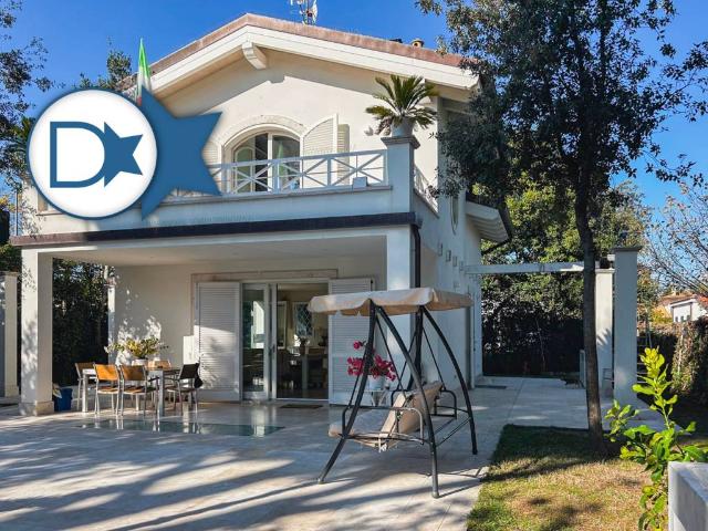 Villa in vendita a Forte dei Marmi LU