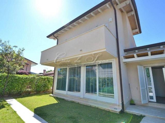 Villa in vendita a Forte dei Marmi LU