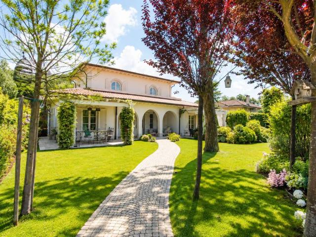 Villa in vendita a Forte dei Marmi LU