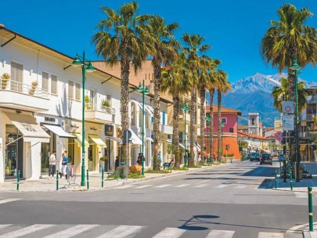 Villa in vendita a Forte dei Marmi LU