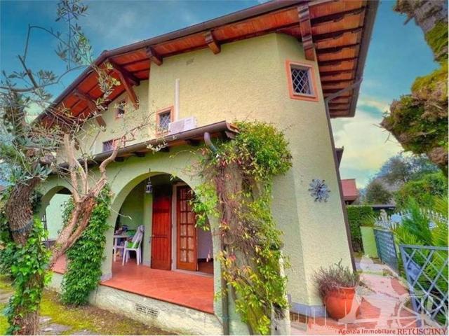 Villa in vendita a Forte dei Marmi LU
