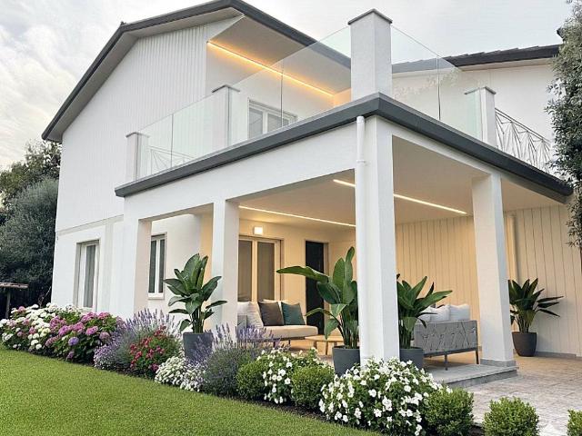 Villa in vendita a Forte dei Marmi LU