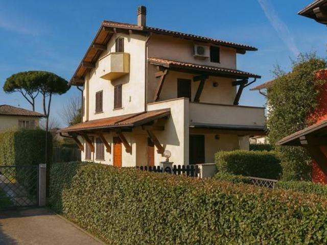 Villa in vendita a Forte dei Marmi LU