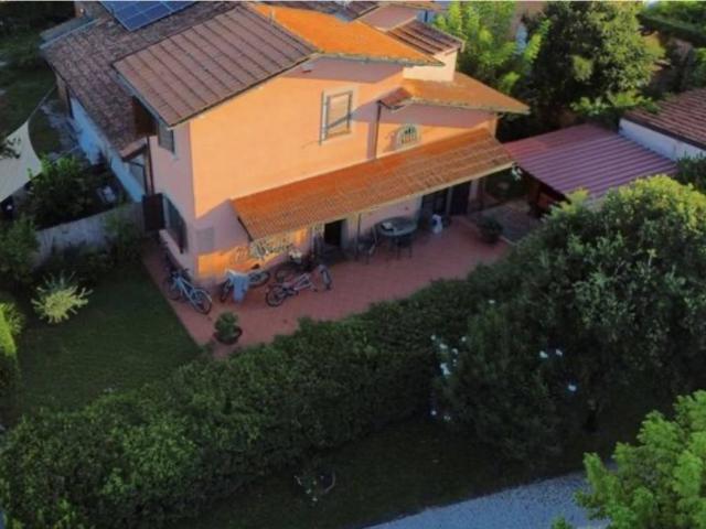 Villa in vendita a Forte dei Marmi LU