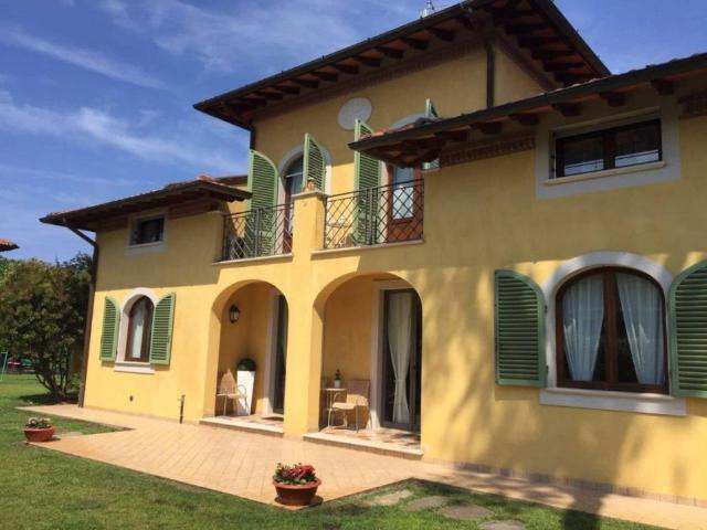 Villa in vendita a Forte dei Marmi LU
