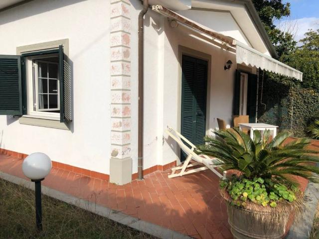 Villa in vendita a Forte dei Marmi LU