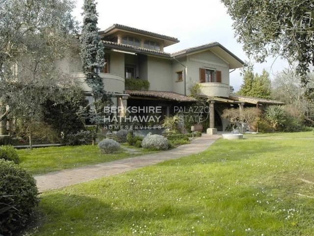 Villa in vendita a Forte dei Marmi LU
