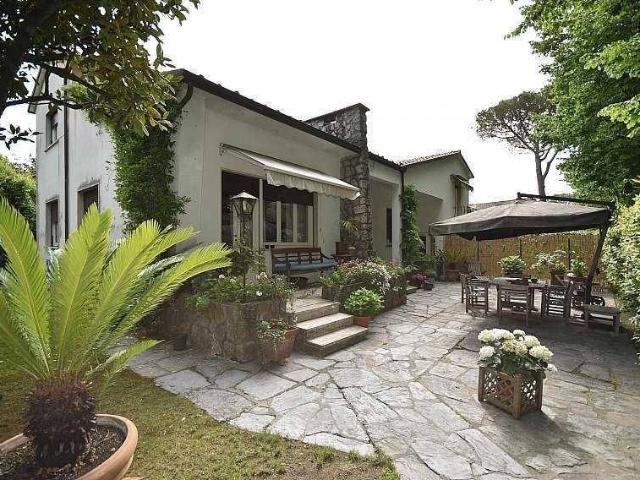 Villa in vendita a Forte dei Marmi LU
