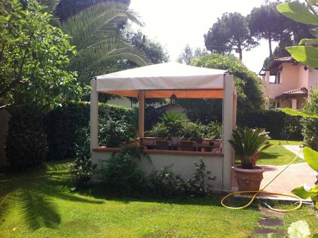 Villa in vendita a Forte dei Marmi LU