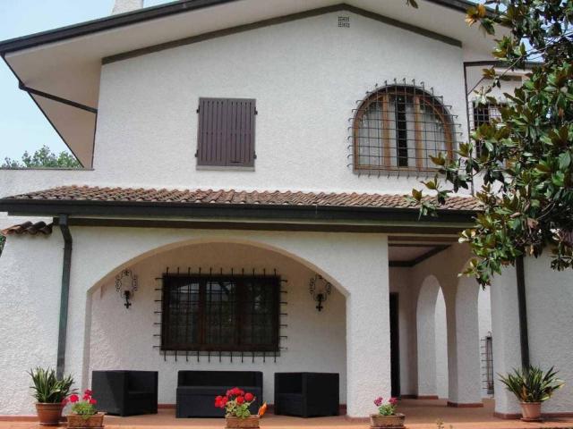 Villa in vendita a Forte dei Marmi LU