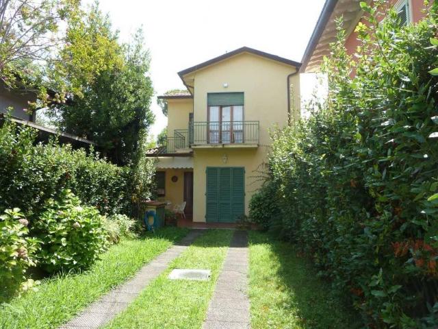 Villa in vendita a Forte dei Marmi LU