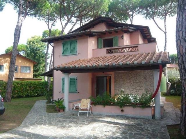 Villa in vendita a Forte dei Marmi LU