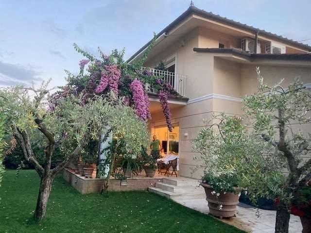 Villa in vendita a Forte dei Marmi LU