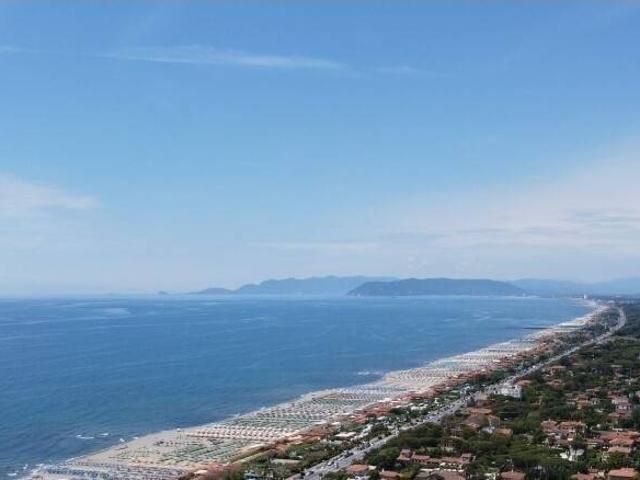 Villa in vendita a Forte dei Marmi LU